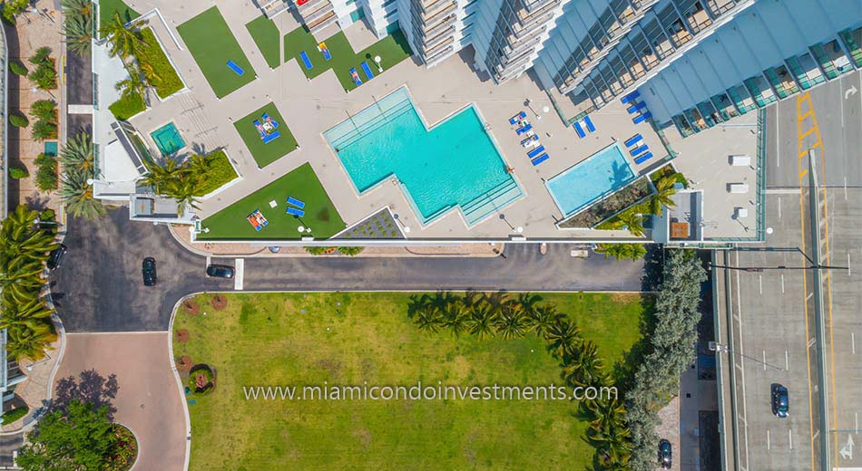 aerial photo of Wind condos pool deck