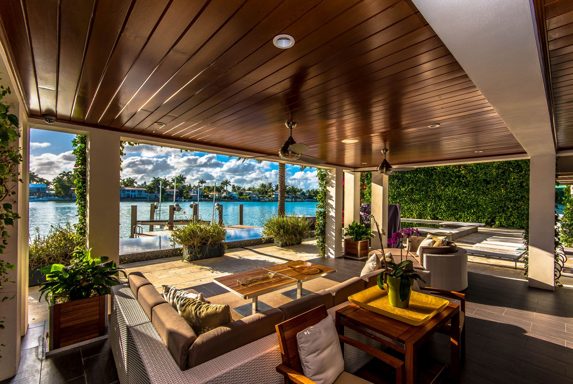 300 W Rivo Alto Miami Beach