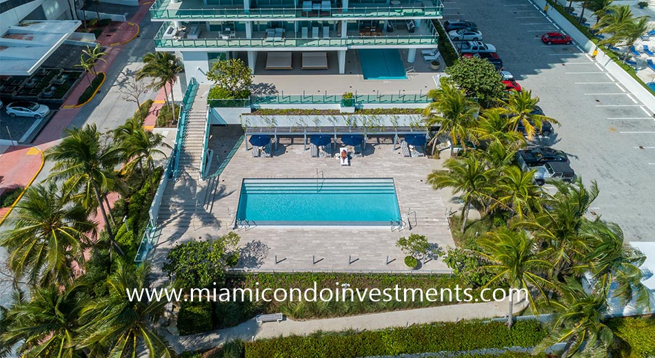 L'Atelier Miami Beach swimming pool