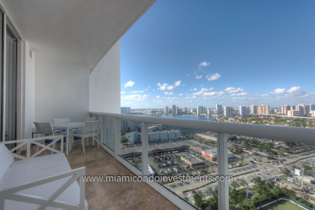 second balcony with views of Intracoastal waterway second balcony with views of Intracoastal waterway