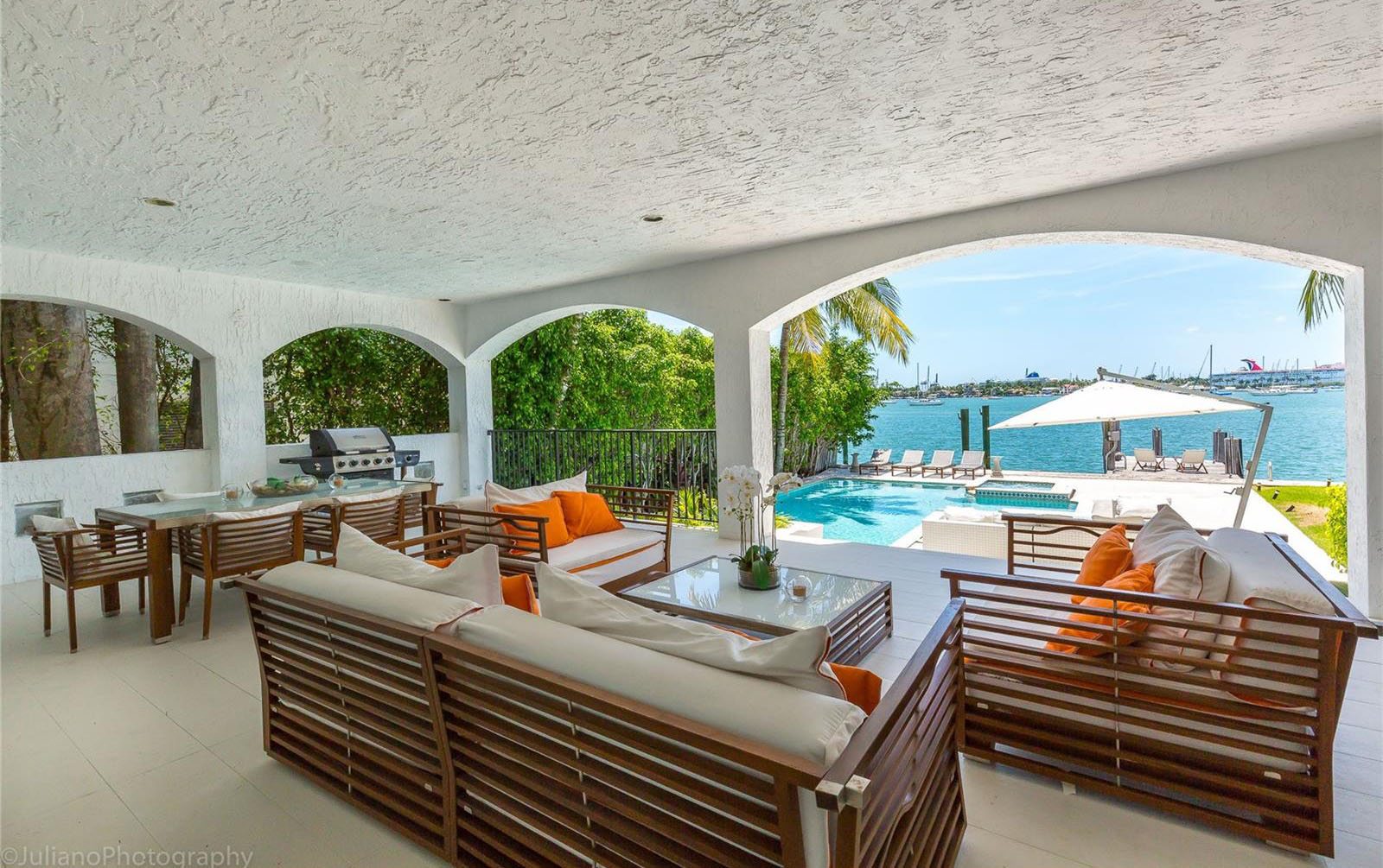 Venetian Islands Waterfront Patio