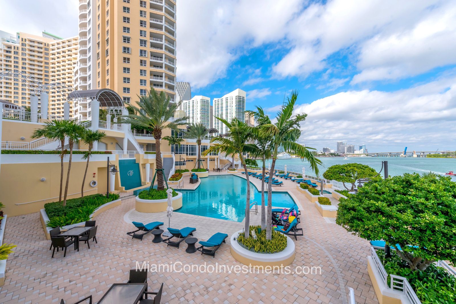 Two Tequesta Point pool deck