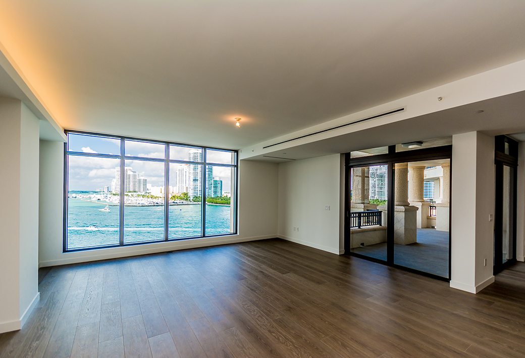 Palazzo Del Sol 7072 W Living Room View