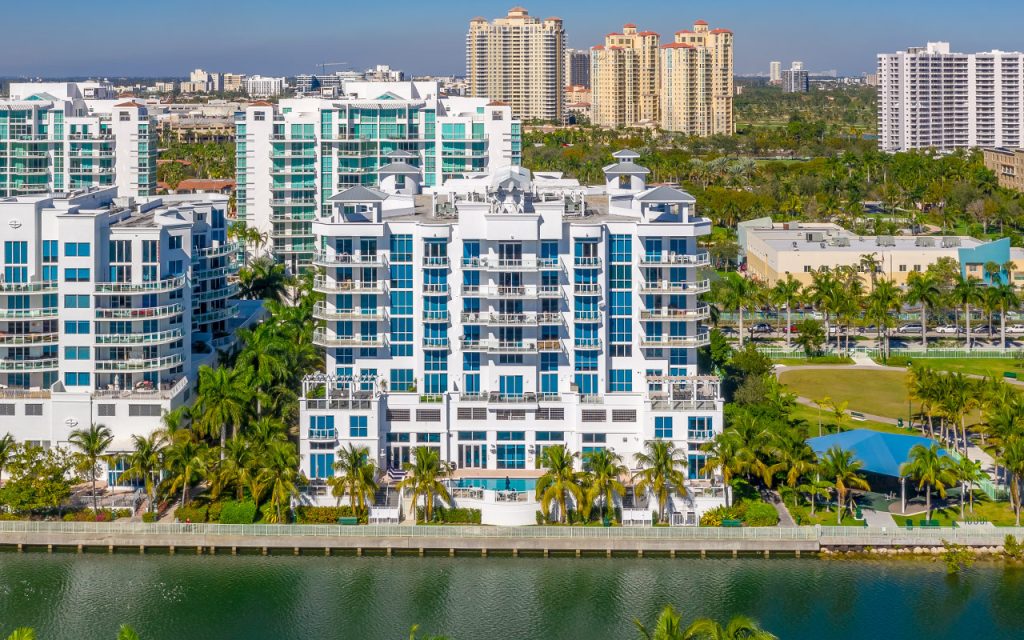 3030 Aventura images