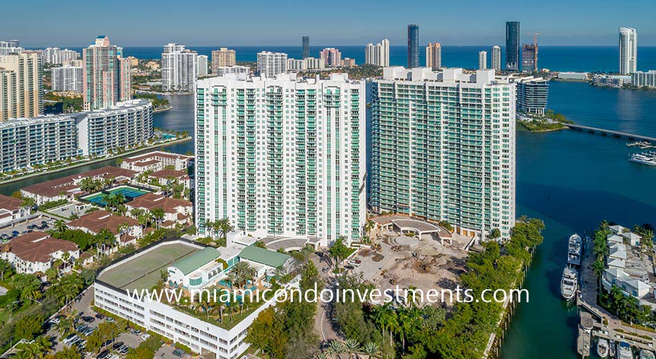 Peninsula condos in Aventura