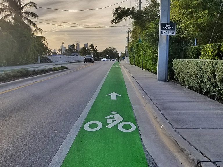 green bike lane on the Venetian Causeway