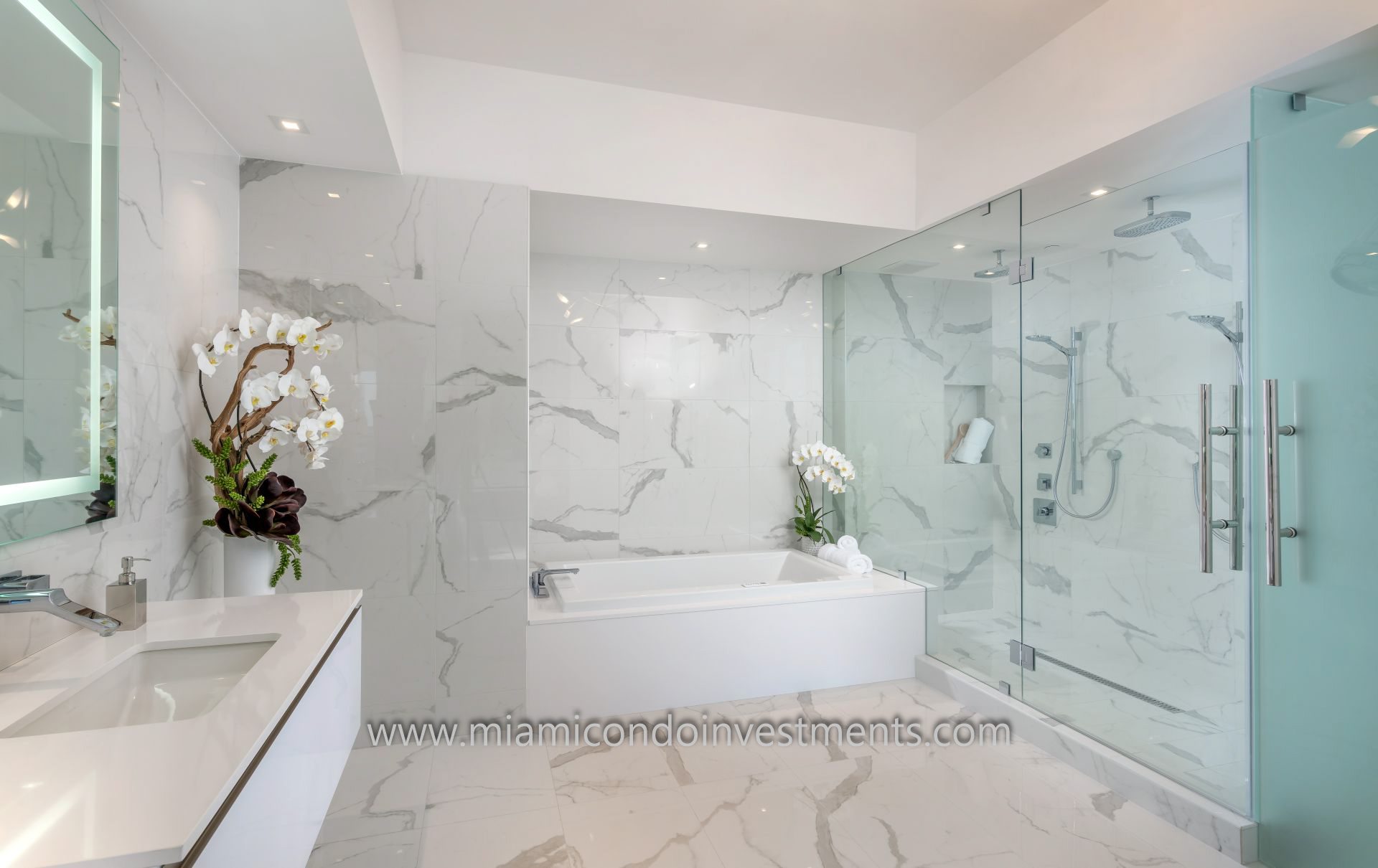 Prive master bathroom