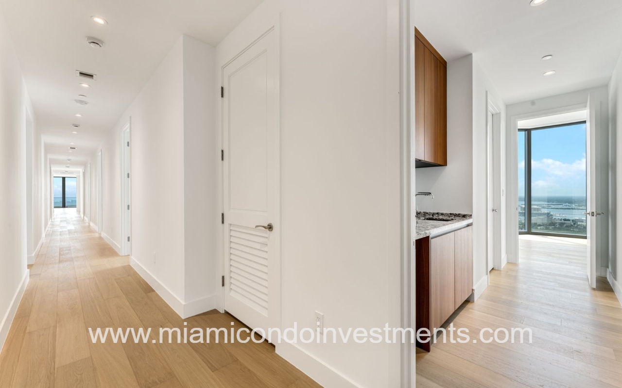 UNA Residences condominium building 4-bedroom hallway views