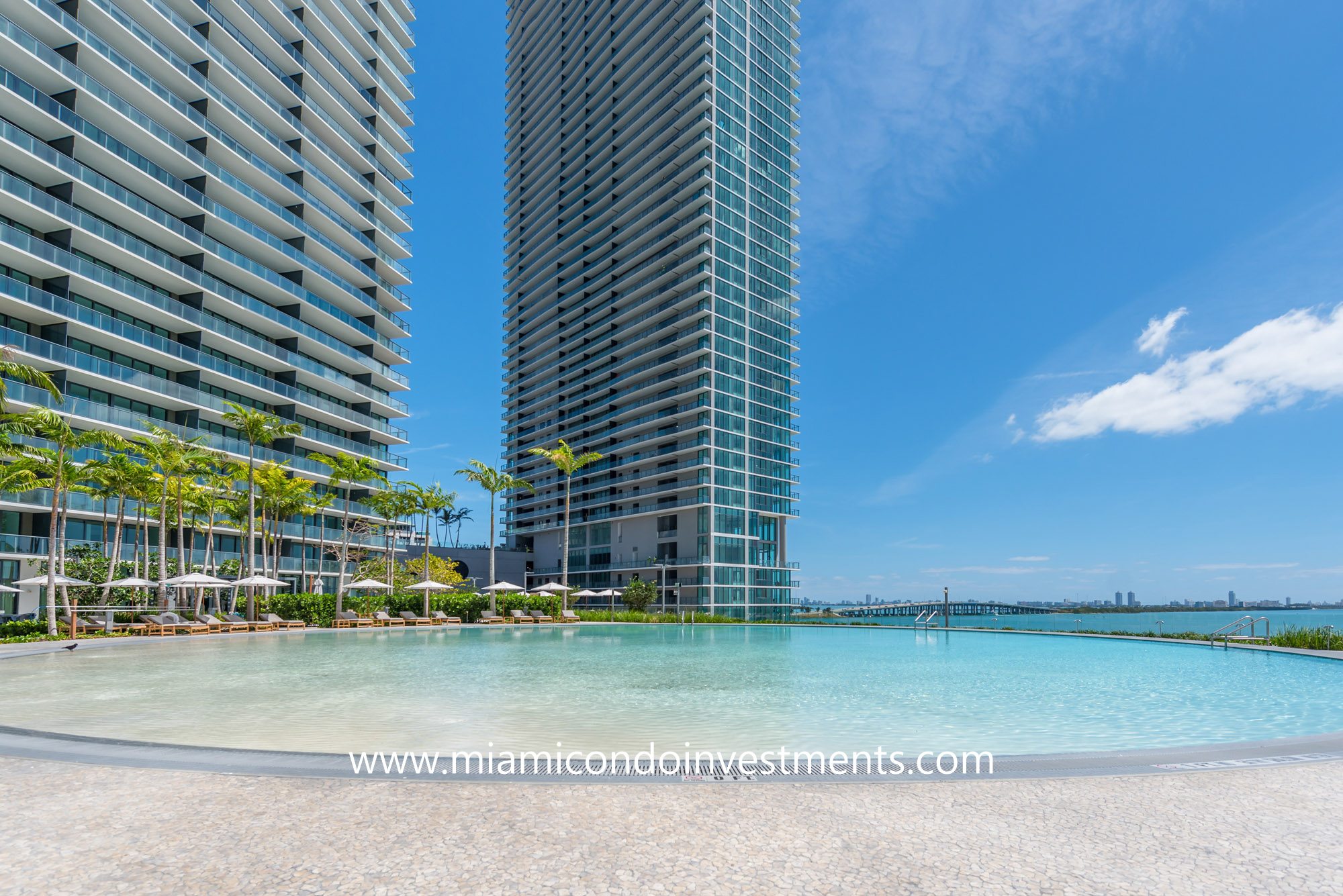 Paraiso Bay pool deck