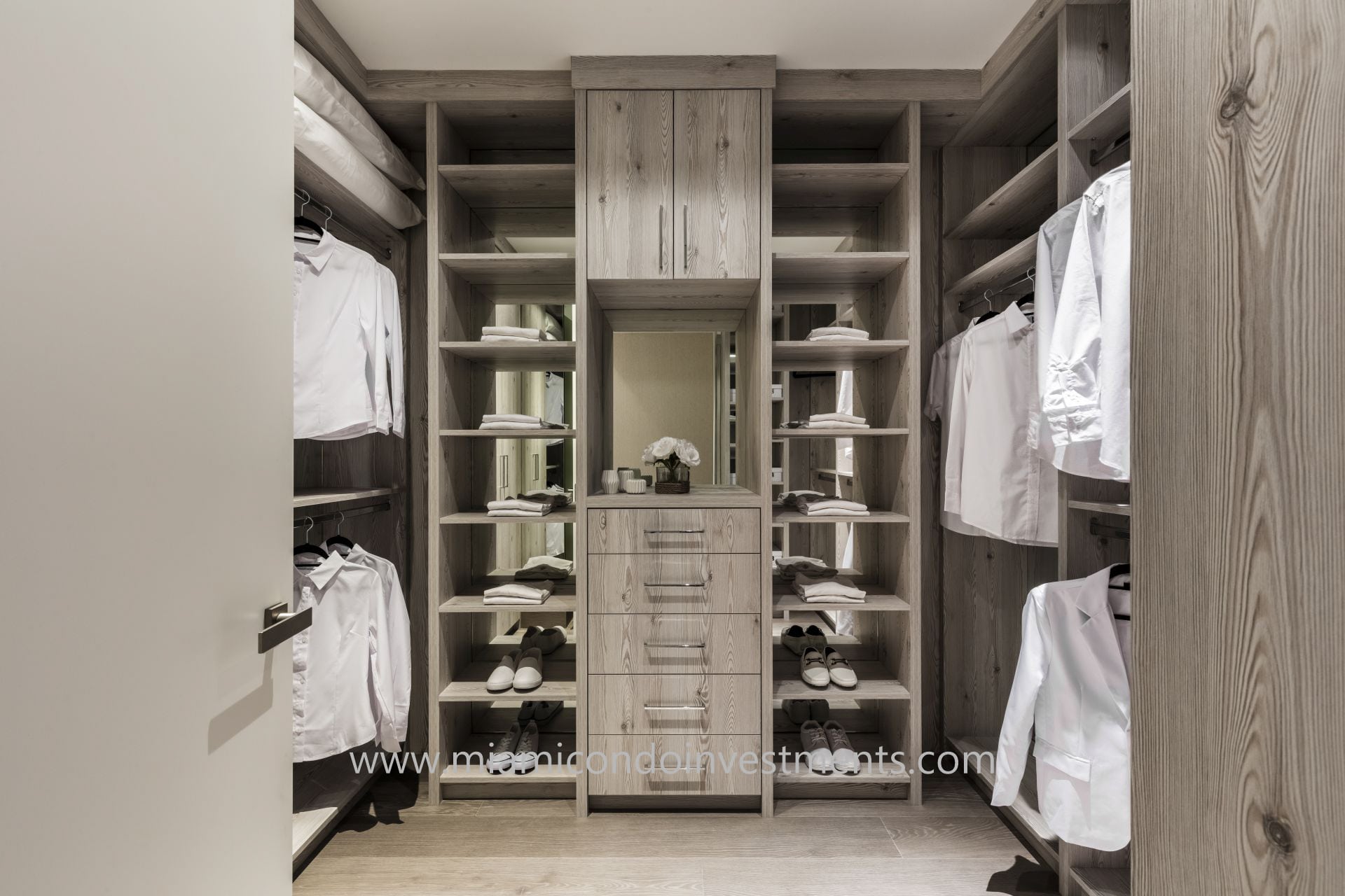 Kids walk-in closet designed by Antrobus+Ramirez