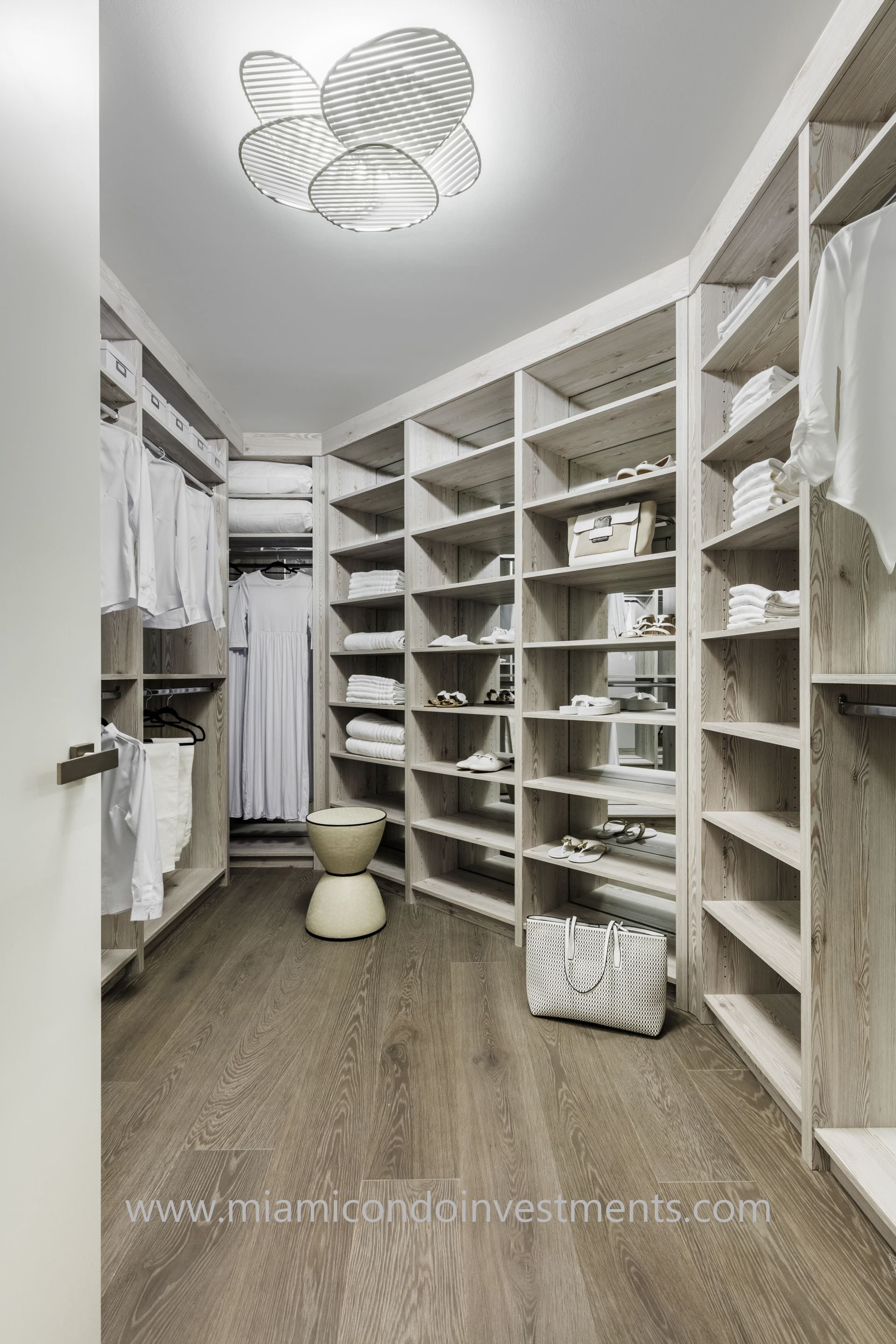 walk-in closet