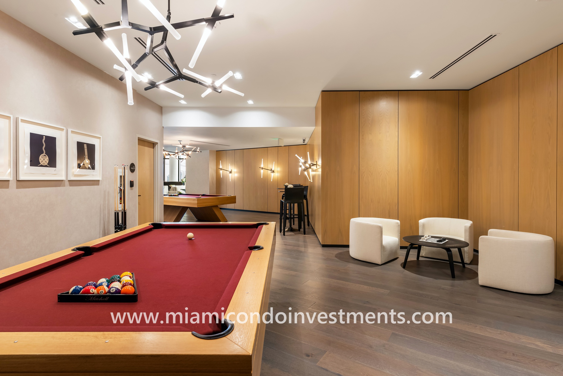 billiards room at Gran Paraiso