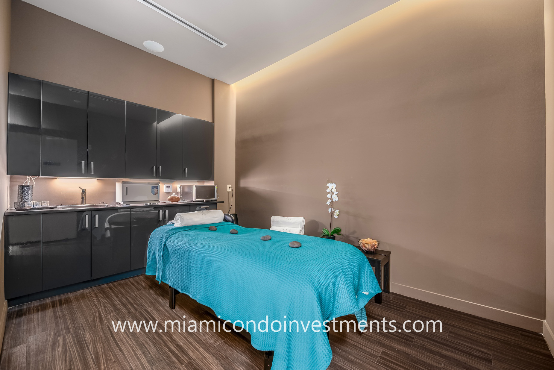 spa treatment room at Rise