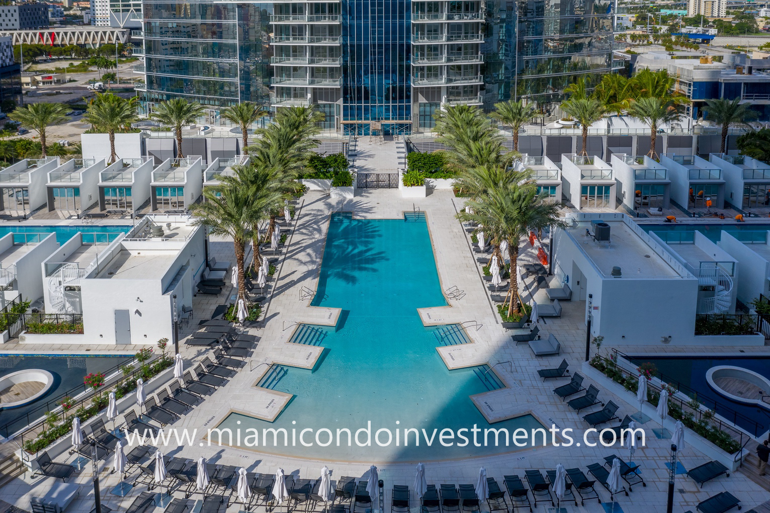 Paramount Miami pool deck