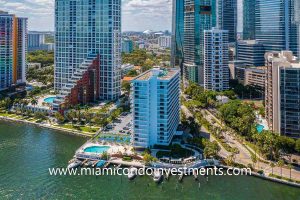 Brickell Harbour condominium