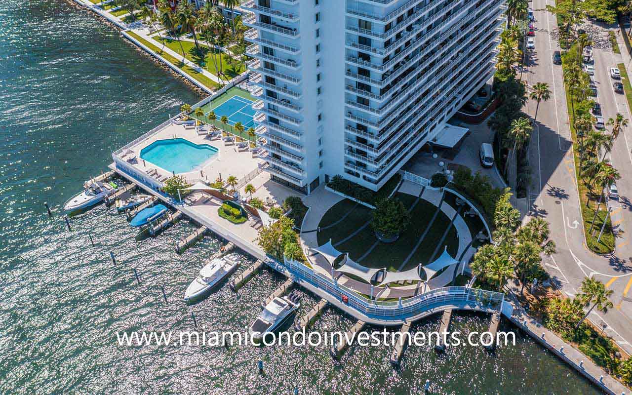 Brickell Harbour marina and pool