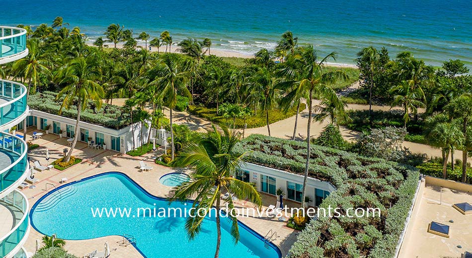 oceanfront pool at The Palace at Bal Harbour