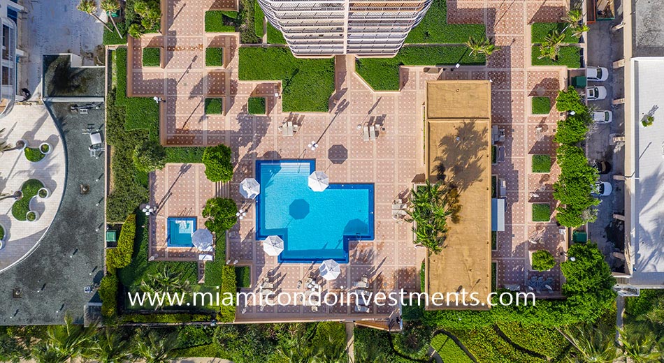 aerial view of Tiffany of Bal Harbour pool deck