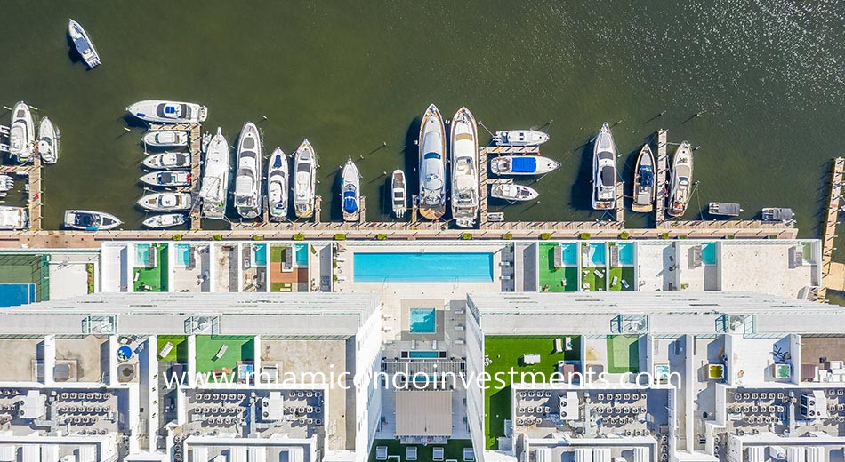 400 Sunny Isles marina with boat slips