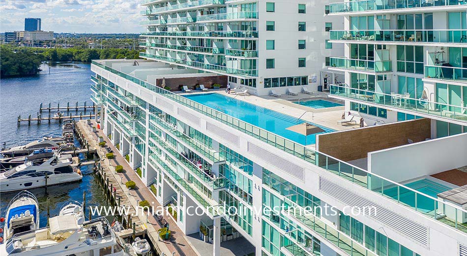 waterfront pool at 400 Sunny Isles