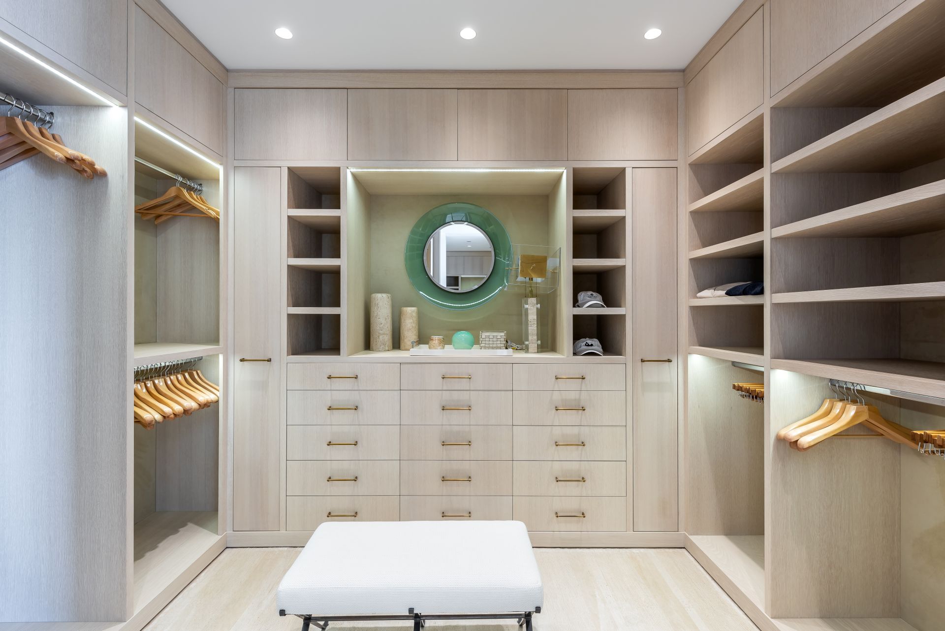 walk-in closet - Oceanside PH7292