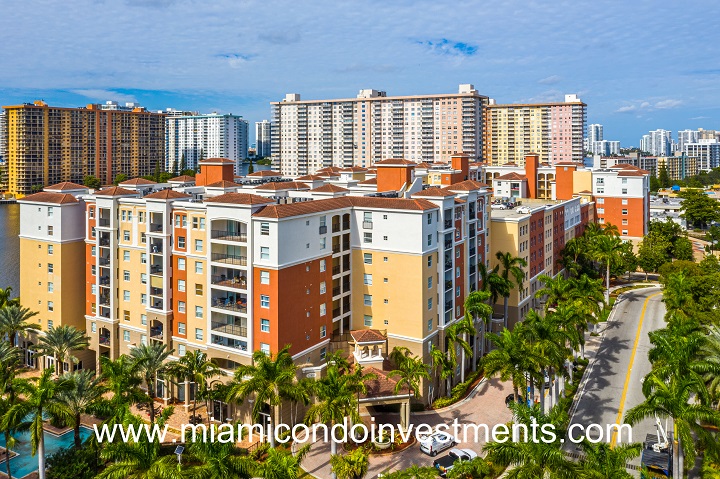 Porto Bellagio Condos