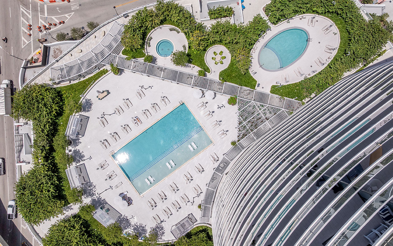 Five Park pool deck