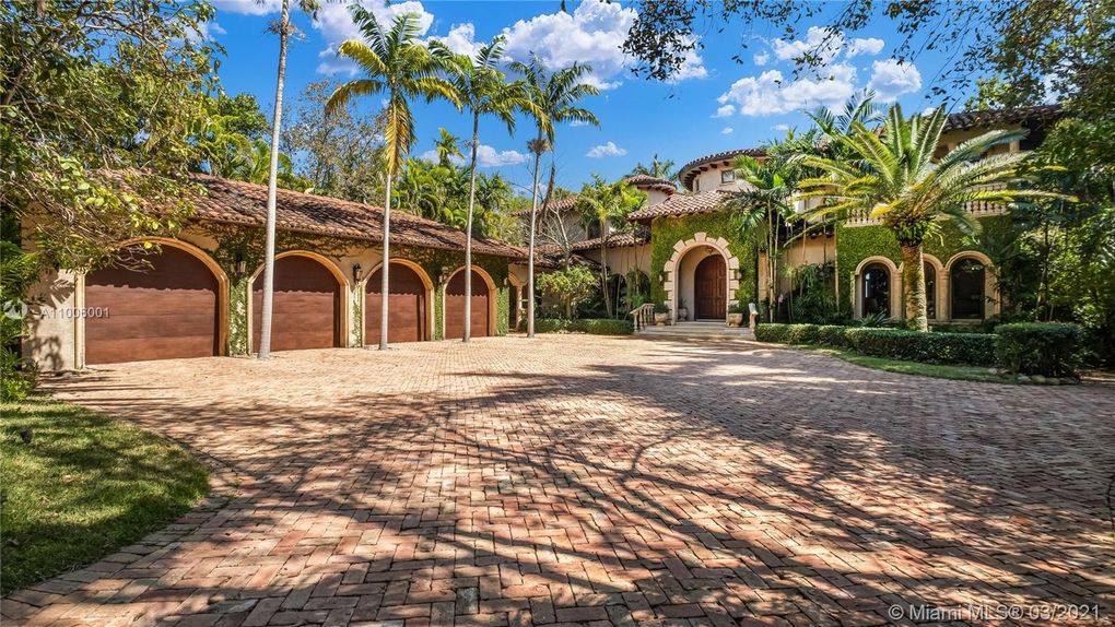 3503 Main Lodge Drive in Coconut Grove