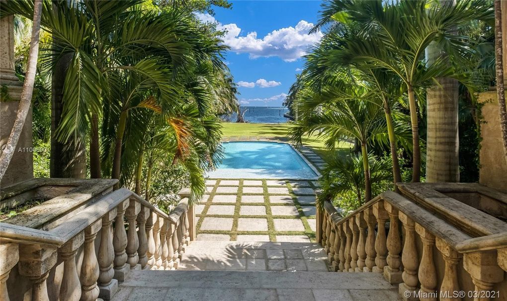 Waterfront Mansion in Coconut Grove Waterfront Mansion in Coconut Grove
