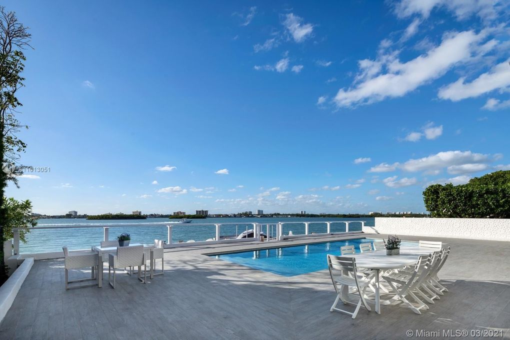 Pool View of Waterfront Mansion Pool View of Waterfront Mansion