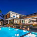 Sunset Islands Waterfront Mansion Pool Deck