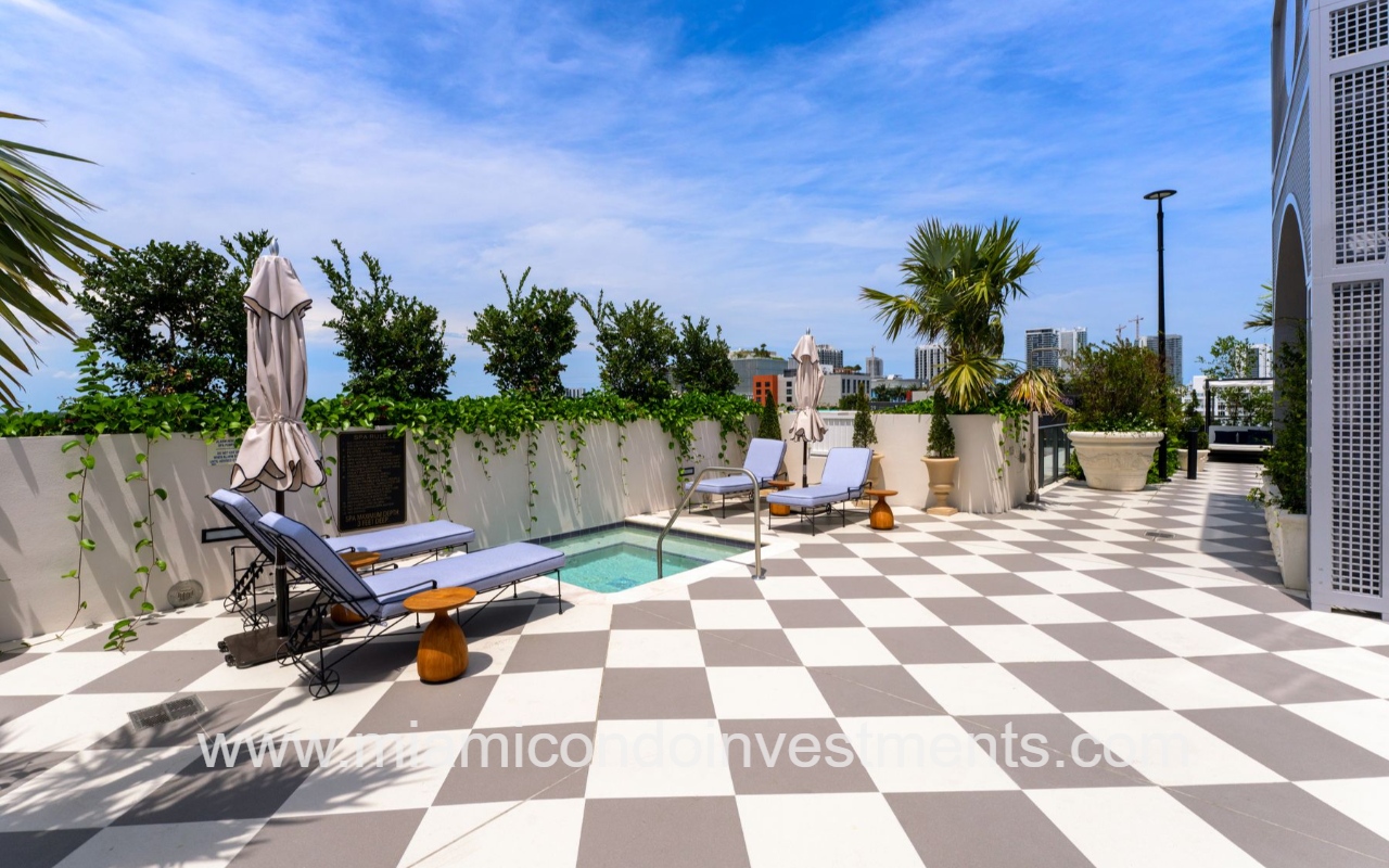 NoMad Wynwood pool area