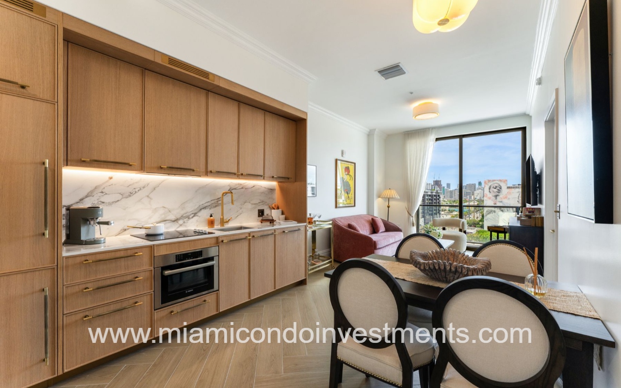 NoMad Wynwood 1-bedroom kitchen and dining area