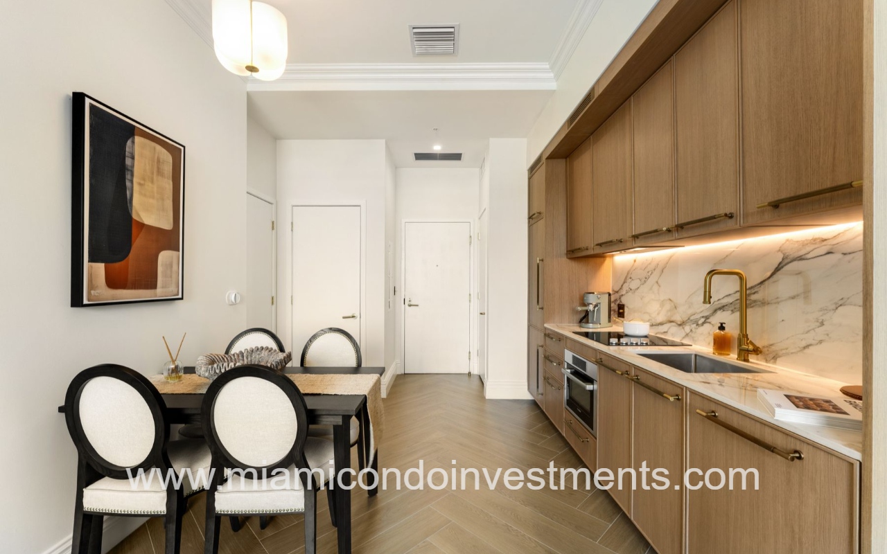 NoMad Wynwood 1-bedroom kitchen and dining area view facing entry
