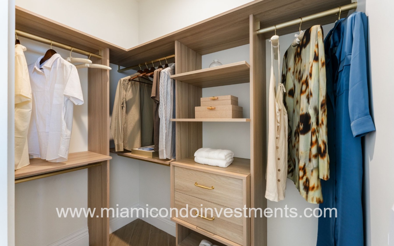 NoMad Wynwood 1-bedroom view of walk-in closet