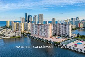 Winston 200 Shoreline and Development Views