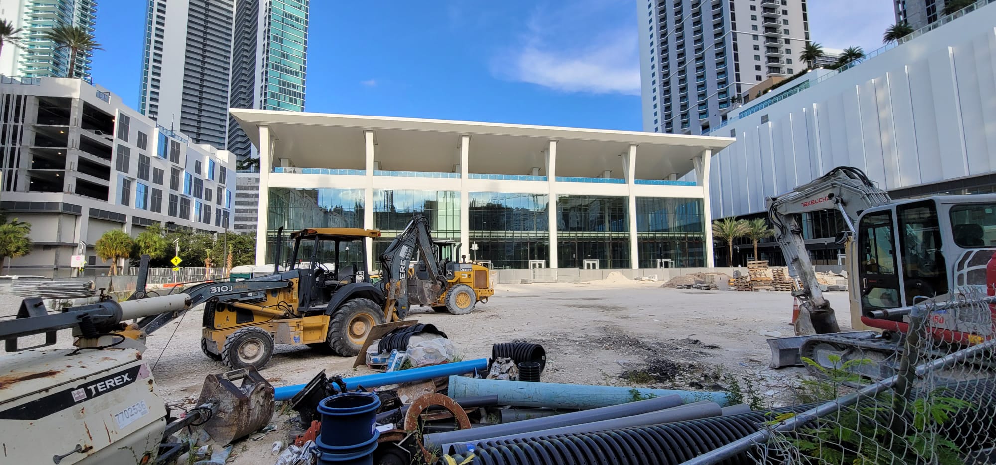 New apartment building at Miami Worldcenter opens