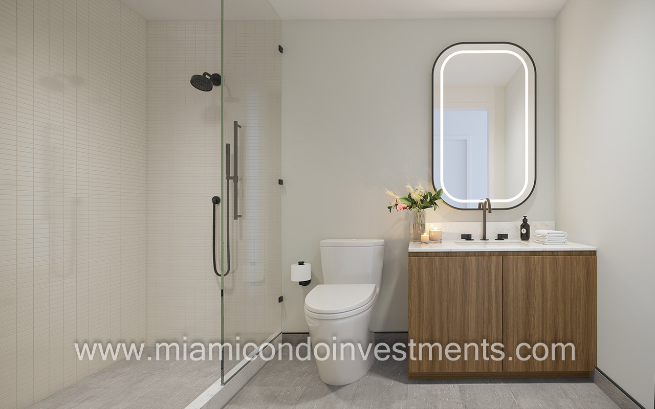 600 Miami Worldcenter bathroom