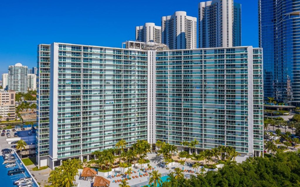 Arlen House East Condos
