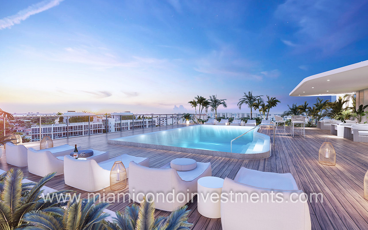 Alana rooftop pool