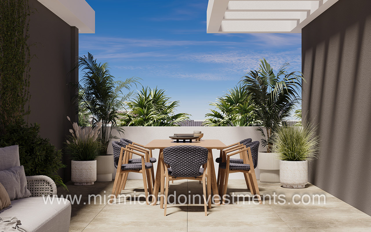 Villa 17 terrace dining