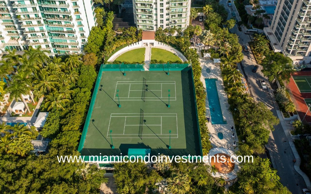 Grove Hill Tower lap pool and tennis courts