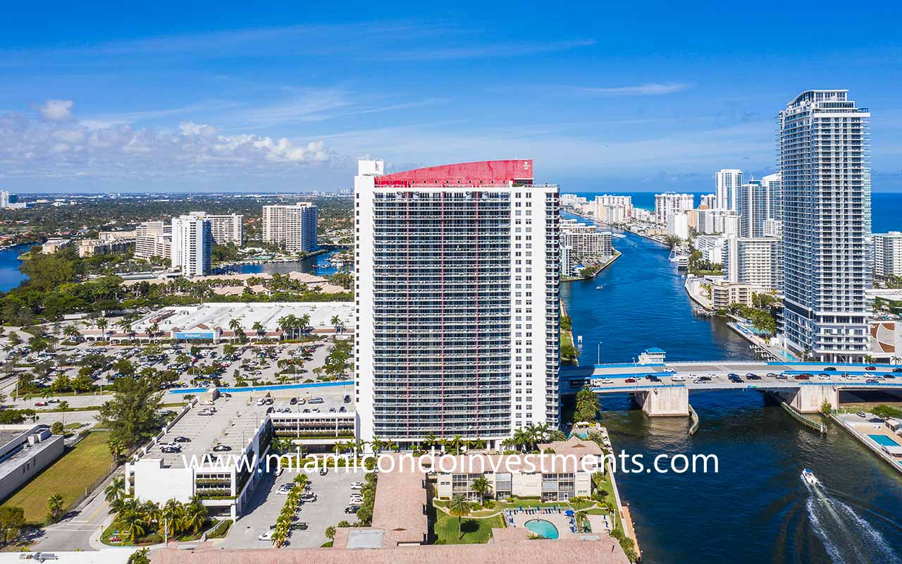 Beachwalk on the Intracoastal Waterway