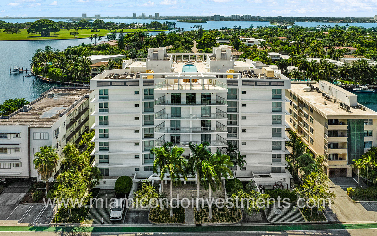 Riva Bay Harbor condominium building