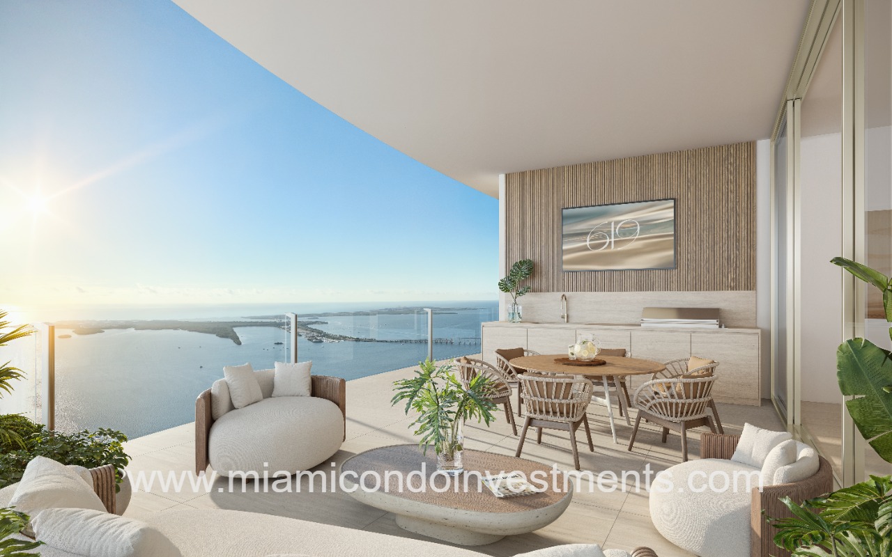 619 Brickell summer kitchen