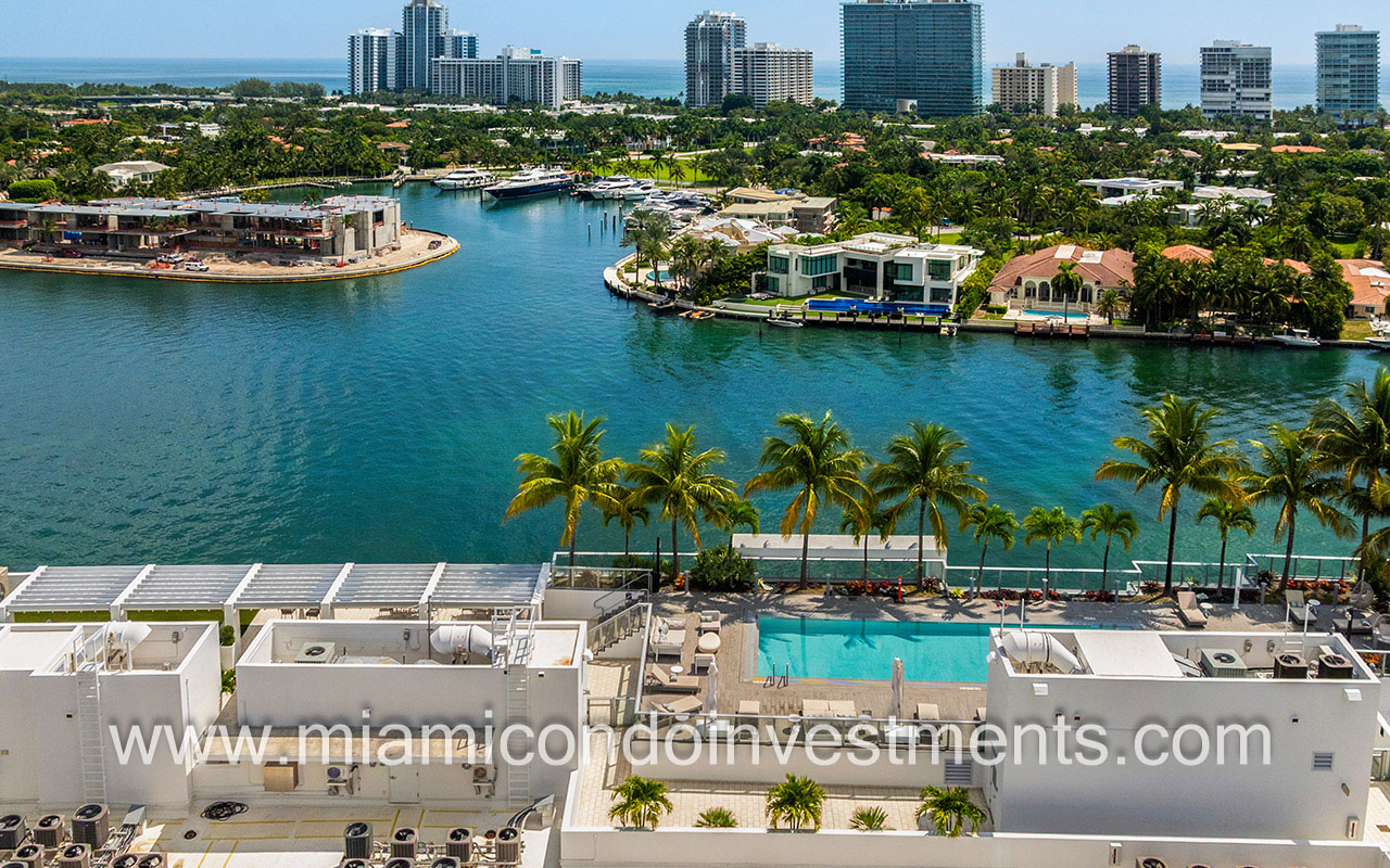 Sereno Residences in Bay Harbor Islands facing rooftop pool and water view