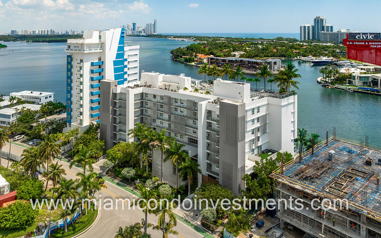 Sereno Residences in Bay Harbor Islands drone of building and street