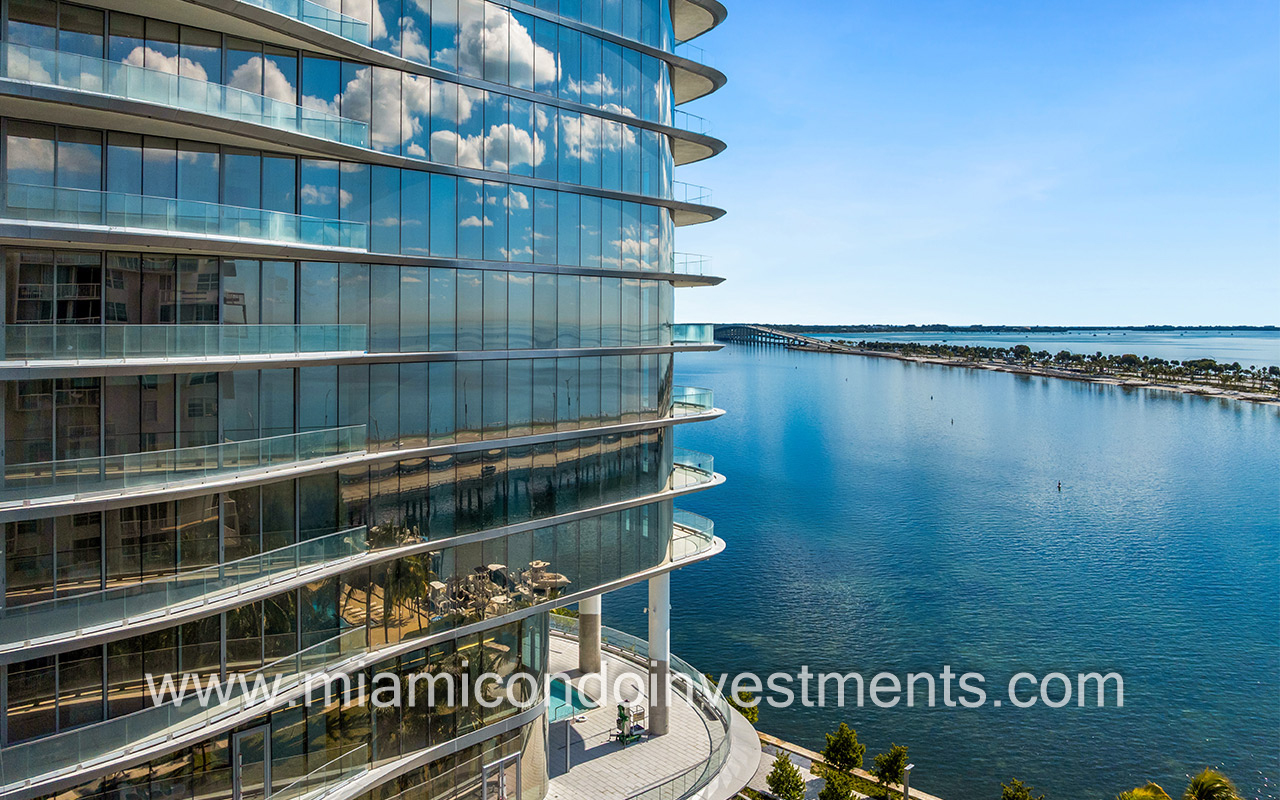 direct water views from Una Residences