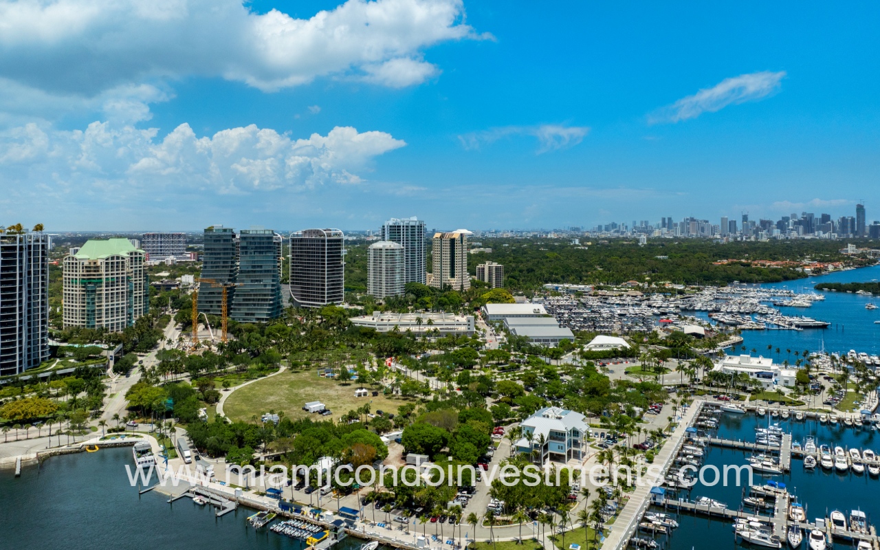 Grovenor House condos drone of surrounding area