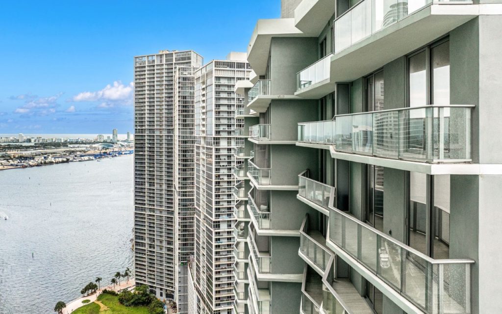 Viceroy Brickell building side profile view